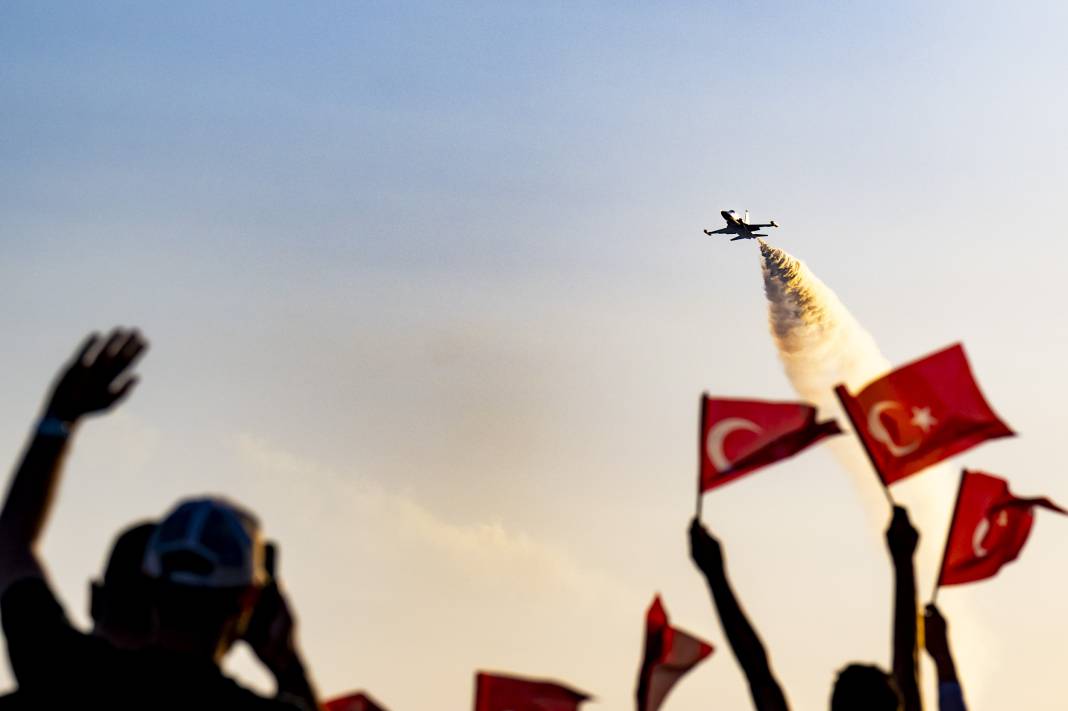 Türk Yıldızları Mersin semalarında iz bıraktı 6